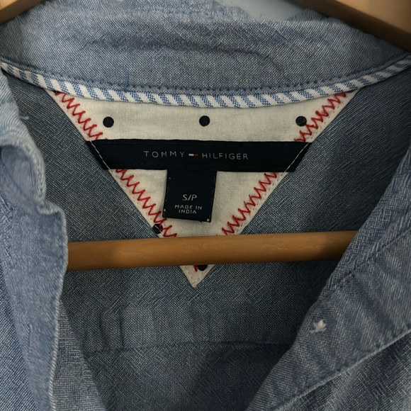TOMMY HILFIGER button down - Picture 3 of 3